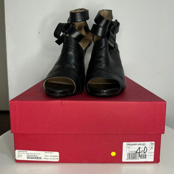Valentino Open-Toe Black Leather Heels w/ Side Bow | Size 40 - Picture 8 of 11